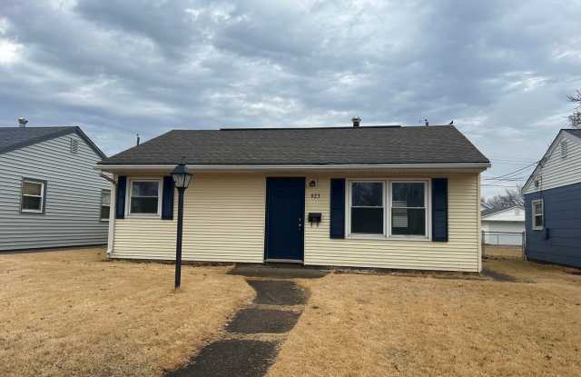 Newly updated 2 bedroom 1 bath home in Rock Island with Garage! photos photos