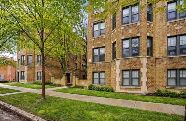 3610 N Claremont photos photos