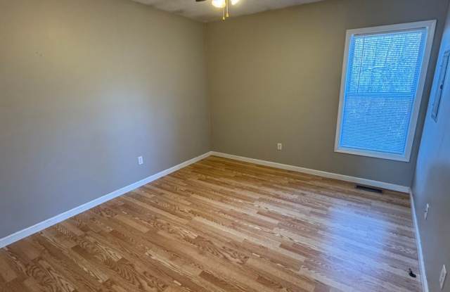 Desirable Bo Drive Duplex! Gallery 4