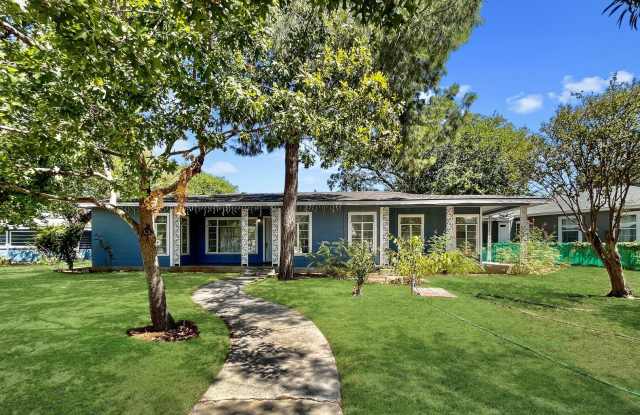 2331 W Magnolia Ave photos photos