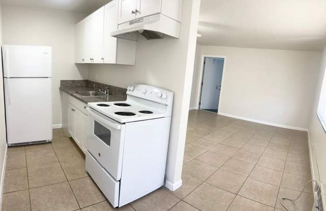 LARGE NEWLY RENOVATED APARTMENTS Application fee is waived during move in Gallery 2
