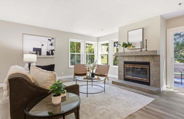 Beautiful condo in desirable Lafayette Vista Pointe! Attached garage & more! Gallery 4