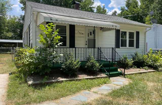 Adorable 2 Bedroom Convenient to HPU photos photos