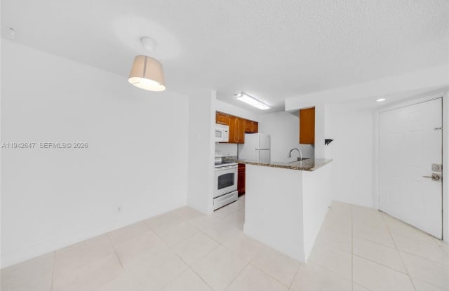 2986 S University Dr - 2986 South University Drive, Davie, FL 33328