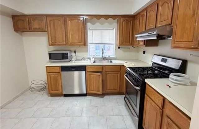 8669 Bay 16th Street photos photos