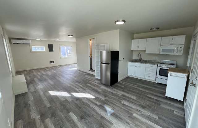 Updated Studio Apartment in Hamilton Gallery 1