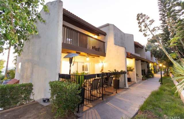 9551 Via Ricardo - 9551 Vía Ricardo, Los Angeles, CA 91504 9551 Via Ricardo - 9551 Vía Ricardo, Los Angeles, CA 91504