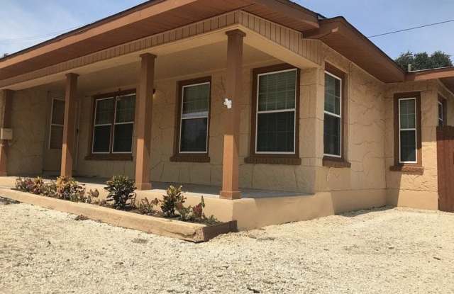 211 Latch Dr photos photos