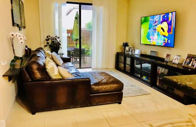 8765 NW 116th Ct Gallery 3