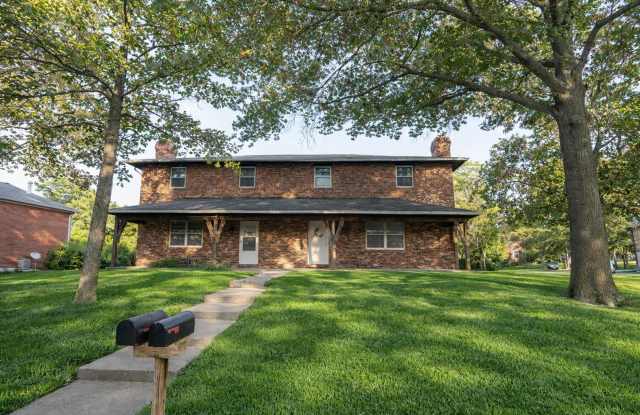 Southern Columbia Duplex (Two Car Garage) photos photos