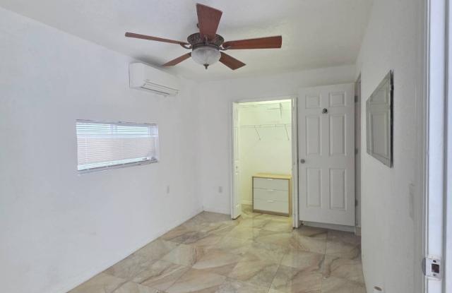 125 SW 32nd Ct photos photos