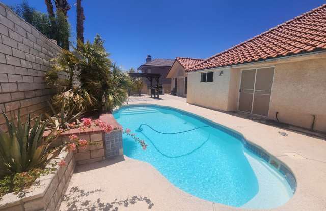 Laughlin Estates Custom Built Pool Home Gallery 4
