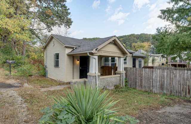 Adorable 2-Bedroom in St. Elmo for Rent! photos photos