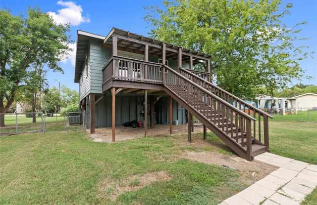 242 Autumn Wood Trail - 242 Autumn Wood Trail, Gun Barrel City, TX 75156