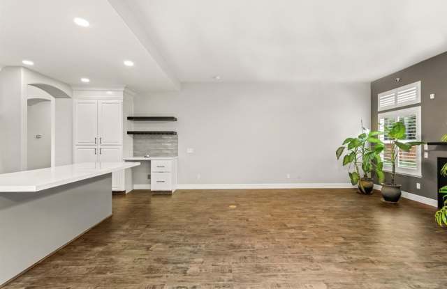 Stunning home in desirable Turlock Neighborhood Gallery 1