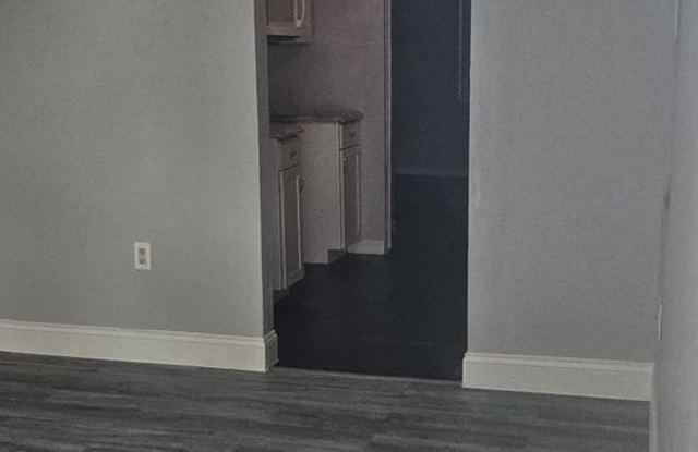 1 bedroom 1 bath duplex unit Gallery 4