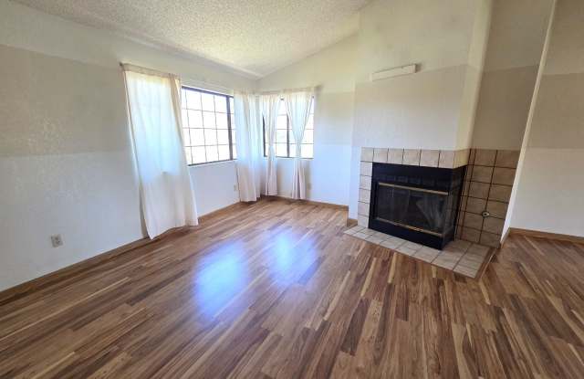 Beautiful 3 Bedroom 2 Bath Home in Gated Community Gallery 3