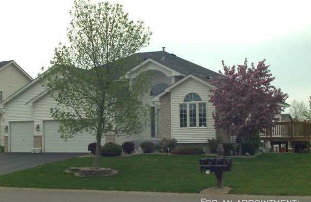 5402 Kings Xing - 5402 Kings Crossing, Brooklyn Park, MN 55443