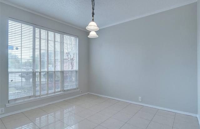 302 Winston Court Gallery 4