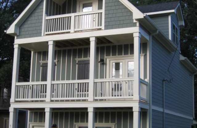 Cute 4 Bedroom Near Downtown for Pre-Lease Gallery 1