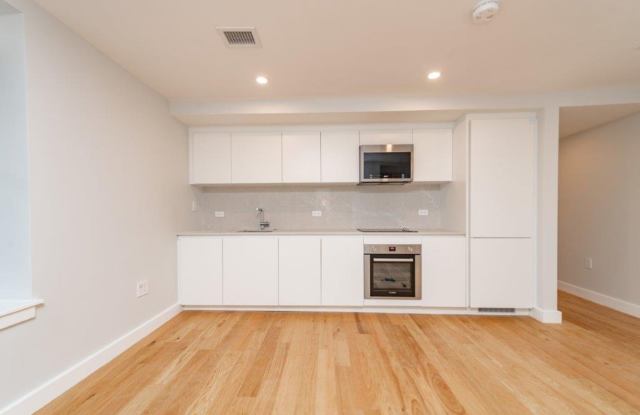 Renovated North End Studio with AC and No Broker Fee! Gallery 4