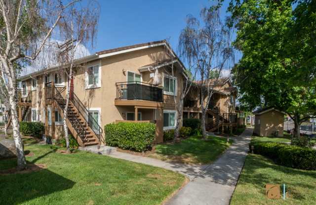 Upscale Condo, Granite, Stainless, Laminate, Washer  Dryer,  AC! WOW MUST SEE!! photos photos