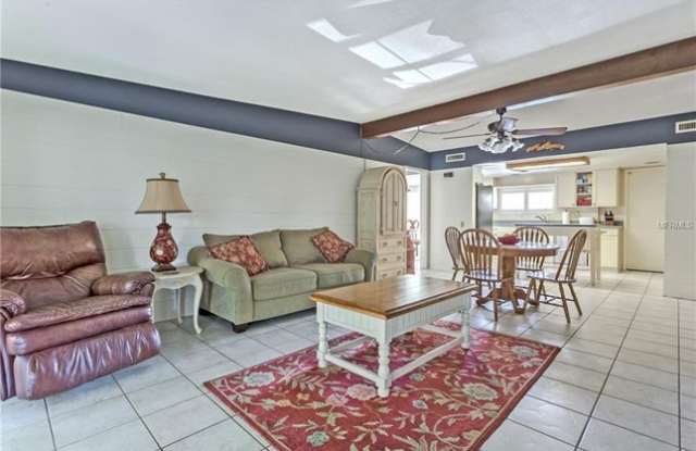 1377 Glastonberry Road Gallery 2