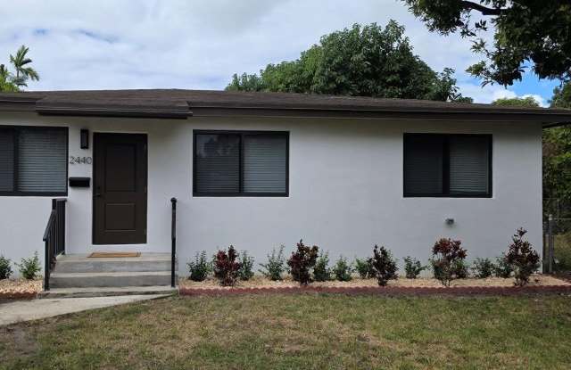 2440 Southwest 64th Avenue photos photos