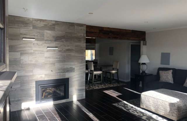 2500 South Valley Highway Gallery 2
