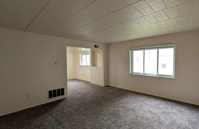 221 Westinghouse Avenue Gallery 1