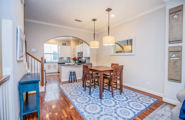 2902 Chenevert Street - 2902 Chenevert Street, Houston, TX 77004