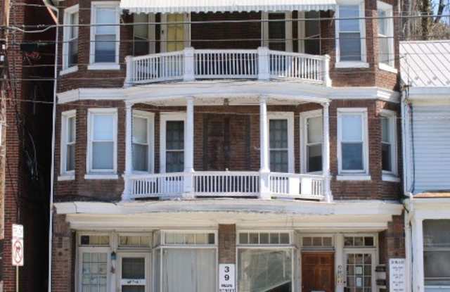 39 Main St, Apt E, Glen Rock, PA 17327 - 39 Main Street, Glen Rock, PA 17327