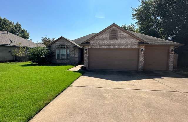 BIXBY SCHOOLS - 4 bedroom or 3 bedroom with office and 3 car garage. Gallery 3