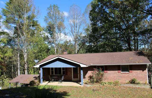 Ranch-style Home in Pisgah Forest - 122 McCall Road, Transylvania County, NC 28768