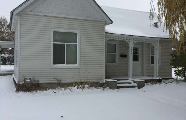 Cozy 2 br home in Smithfield. Available in April photos photos