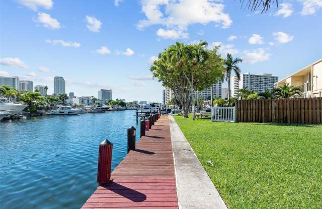 822 NE 25th Avenue unit: 822 photos photos