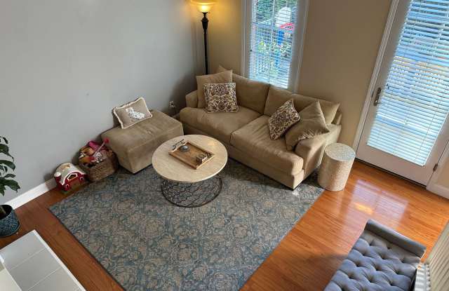 813 Georgetown Pl Gallery 4