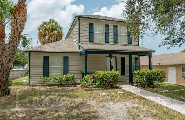 720 4th St photos photos