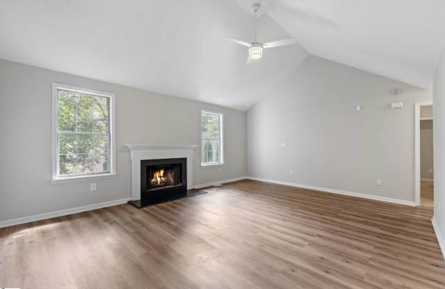 Charming 4/3 Home Downtown Greenville! Gallery 4