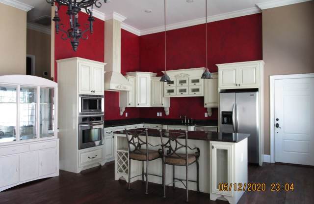 4007 Oak Forest Gallery 3