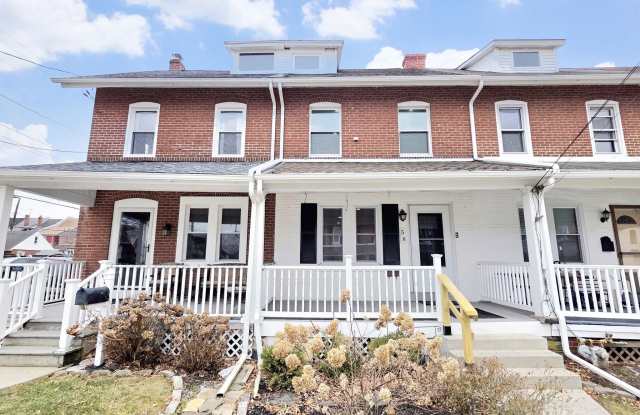 58 E 4TH STREET - 58 East 4th Street, Lansdale, PA 19446 58 E 4TH STREET - 58 East 4th Street, Lansdale, PA 19446