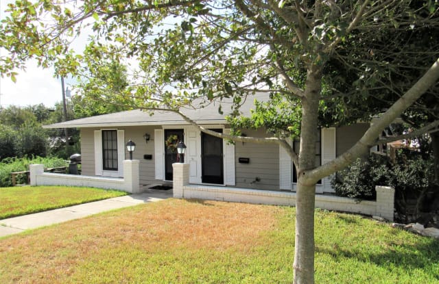 338 Albany St - 338 Albany St, Alamo Heights, TX 78209