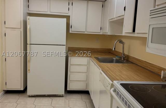 6751 N University Dr Gallery 1