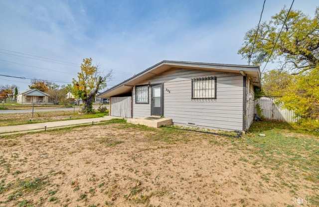 226 W Ave M photos photos