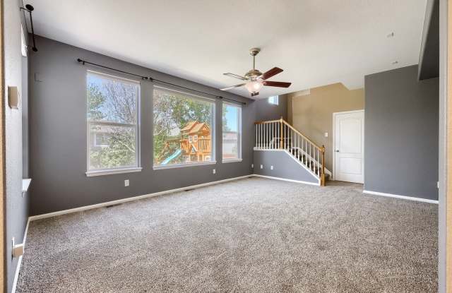 4 Bed 3 Bath Home with Yard Available Now! Gallery 4