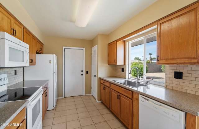10528 W TUMBLEWOOD Drive Gallery 3