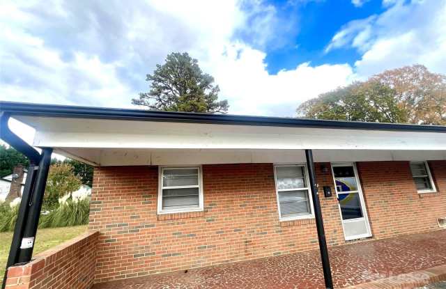 112 Maple Circle - 112 Maple Circle, Mount Holly, NC 28012