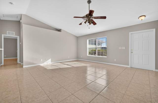 Big Bright Beautiful 4 Bed 2 Bath...Are You Ready To Make This Your Home!! Gallery 4