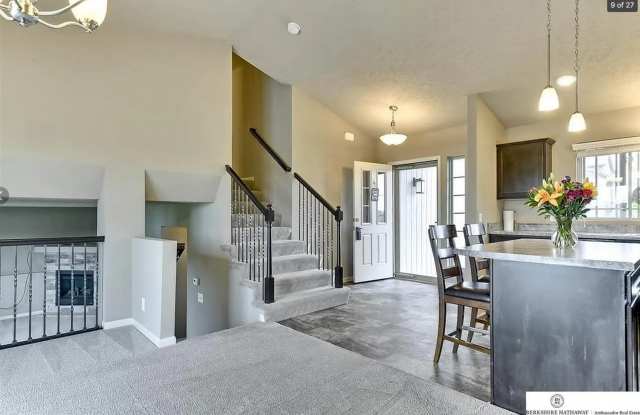 3 Bedroom / 3 Bathroom Tri-Level Home! Gallery 1