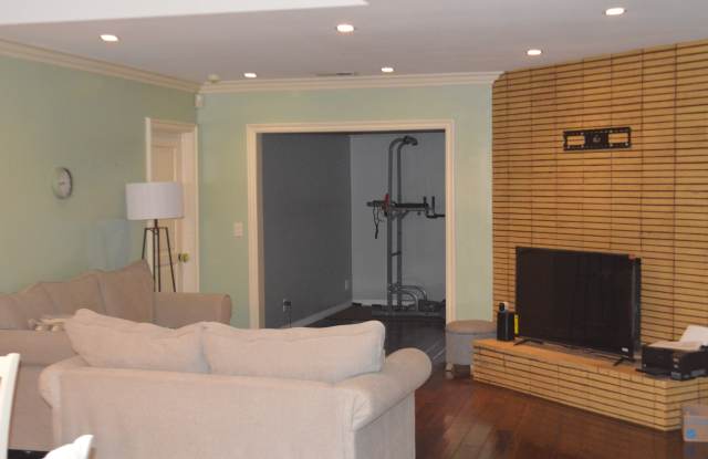 4641 Crown Avenue - 4641 Crown Avenue, La Cañada Flintridge, CA 91011